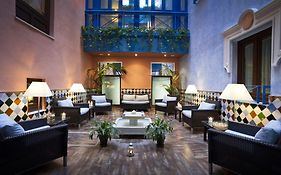 Suites Gran Via 44